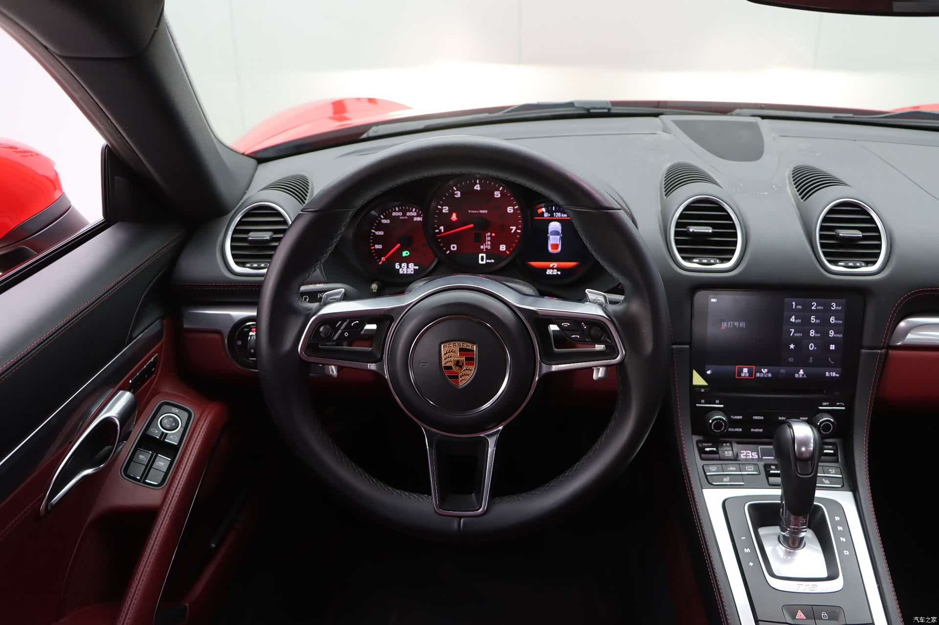 Porsche Cayman, 2019 11