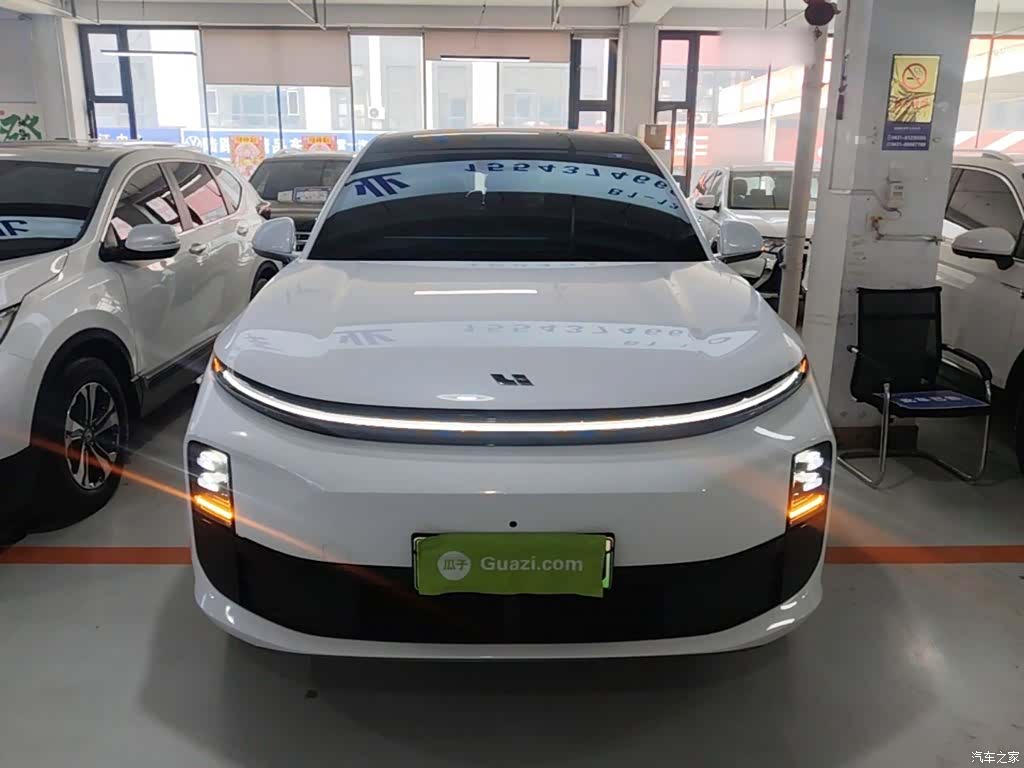 Li Auto L6, 2025 3