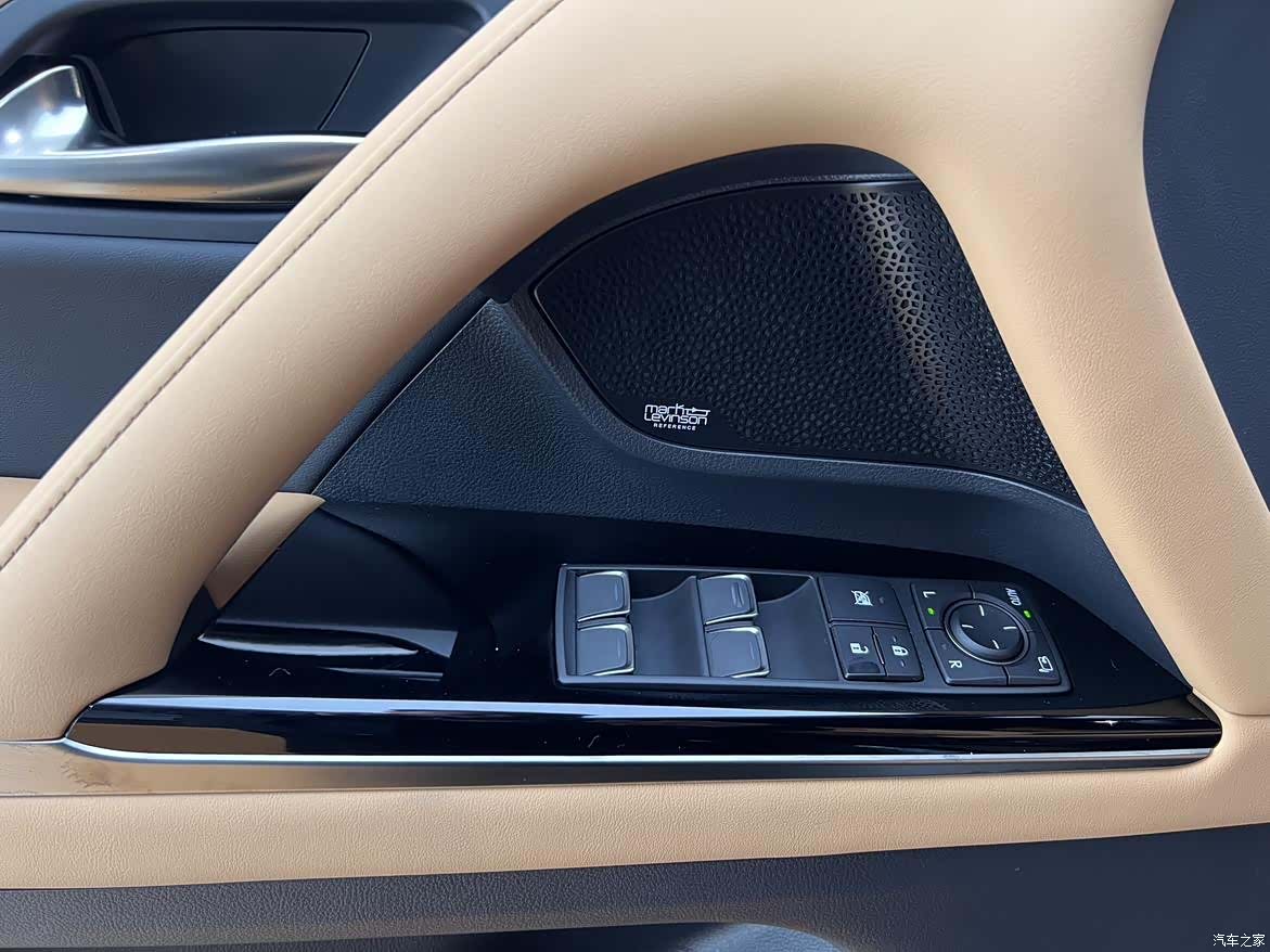 Lexus LX, 2025 15