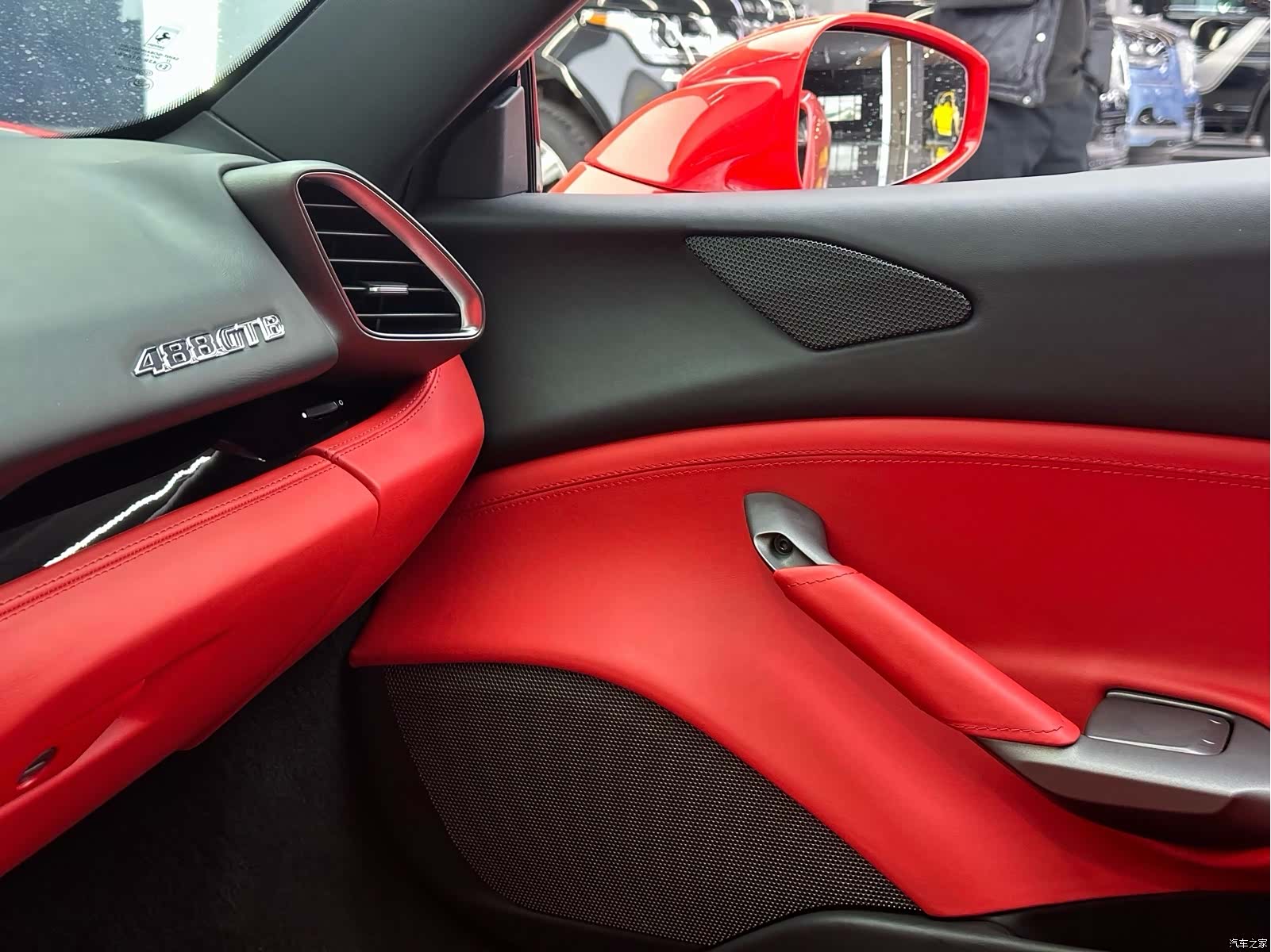 Ferrari 488, 2017 31