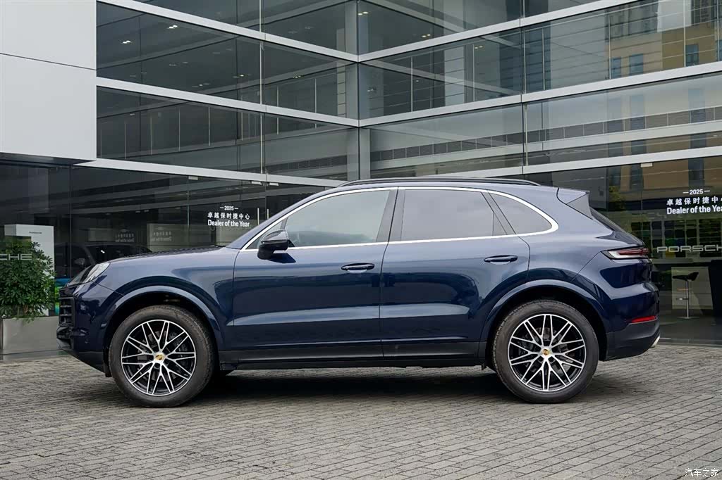 Porsche Cayenne, 2024 все фото
