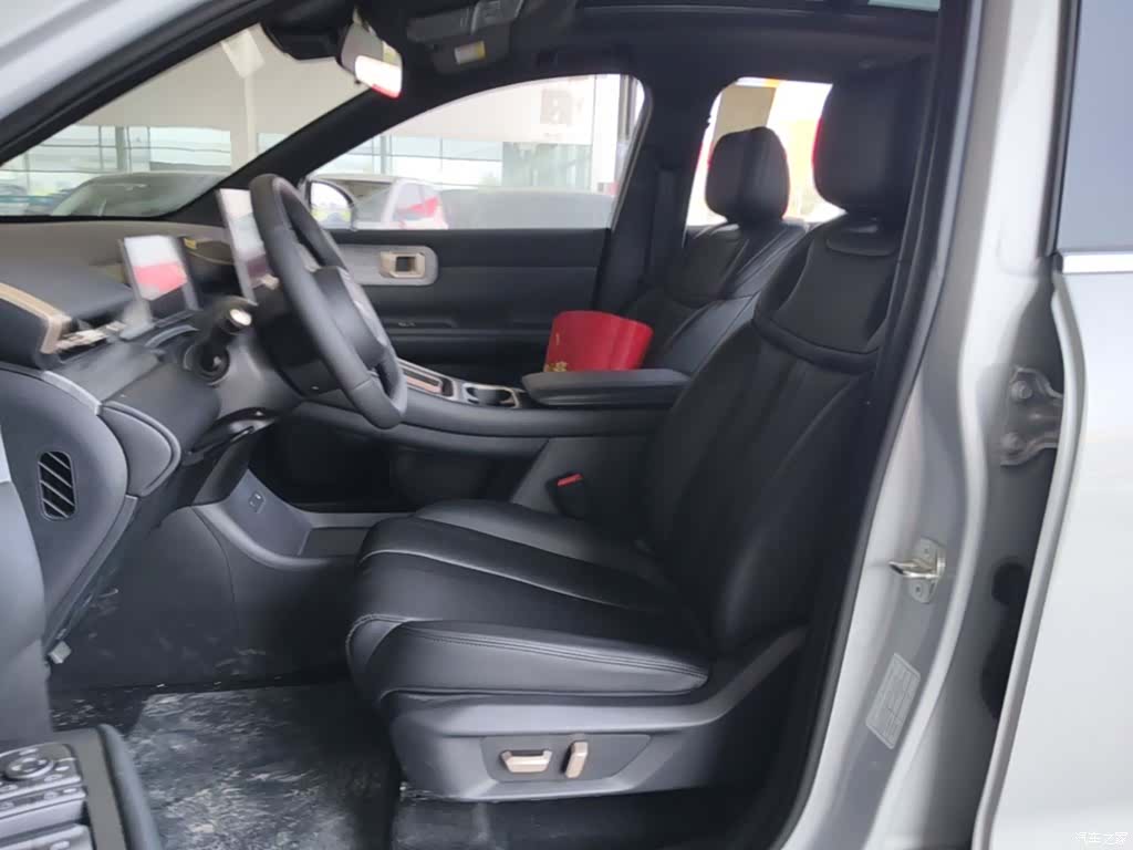 Wuling Starlight, 2025 15