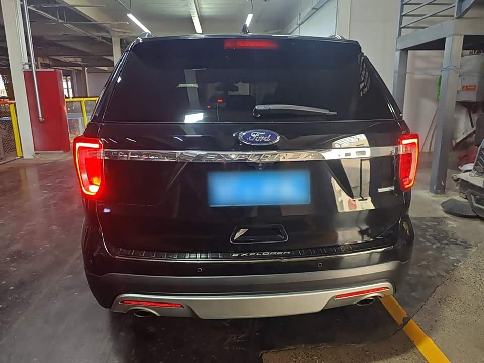 Ford Explorer Ford Explorer