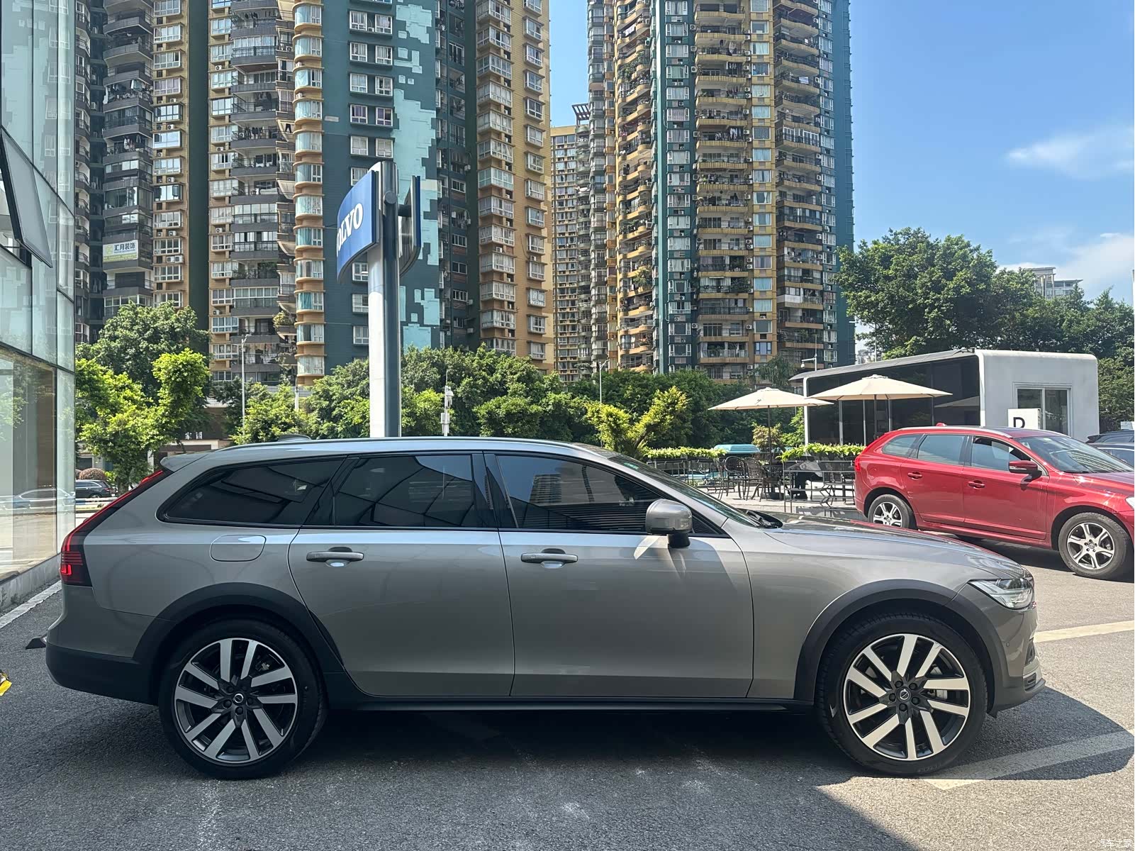 Volvo V90, 2022 4