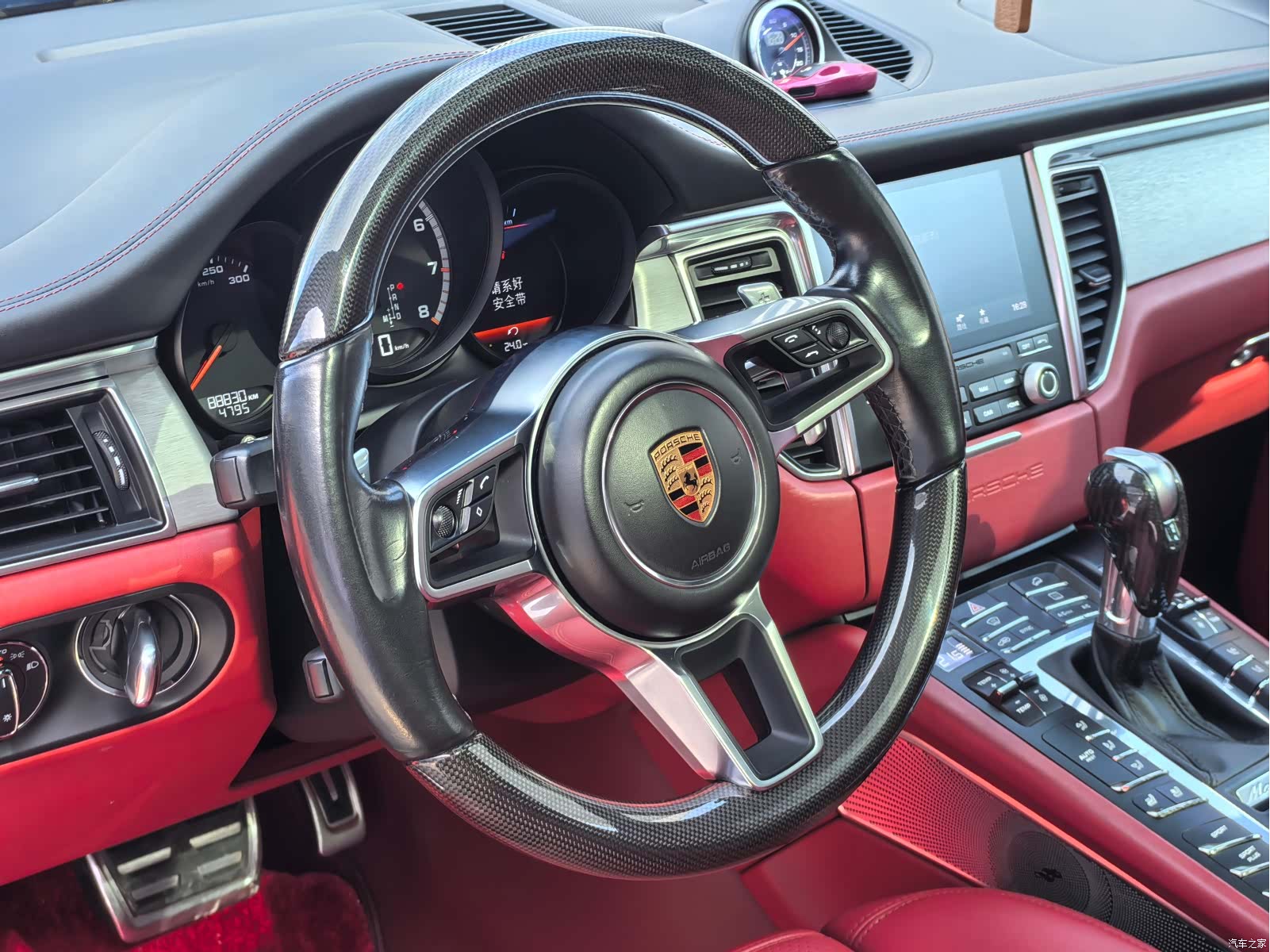 Porsche Macan, 2018 все фото