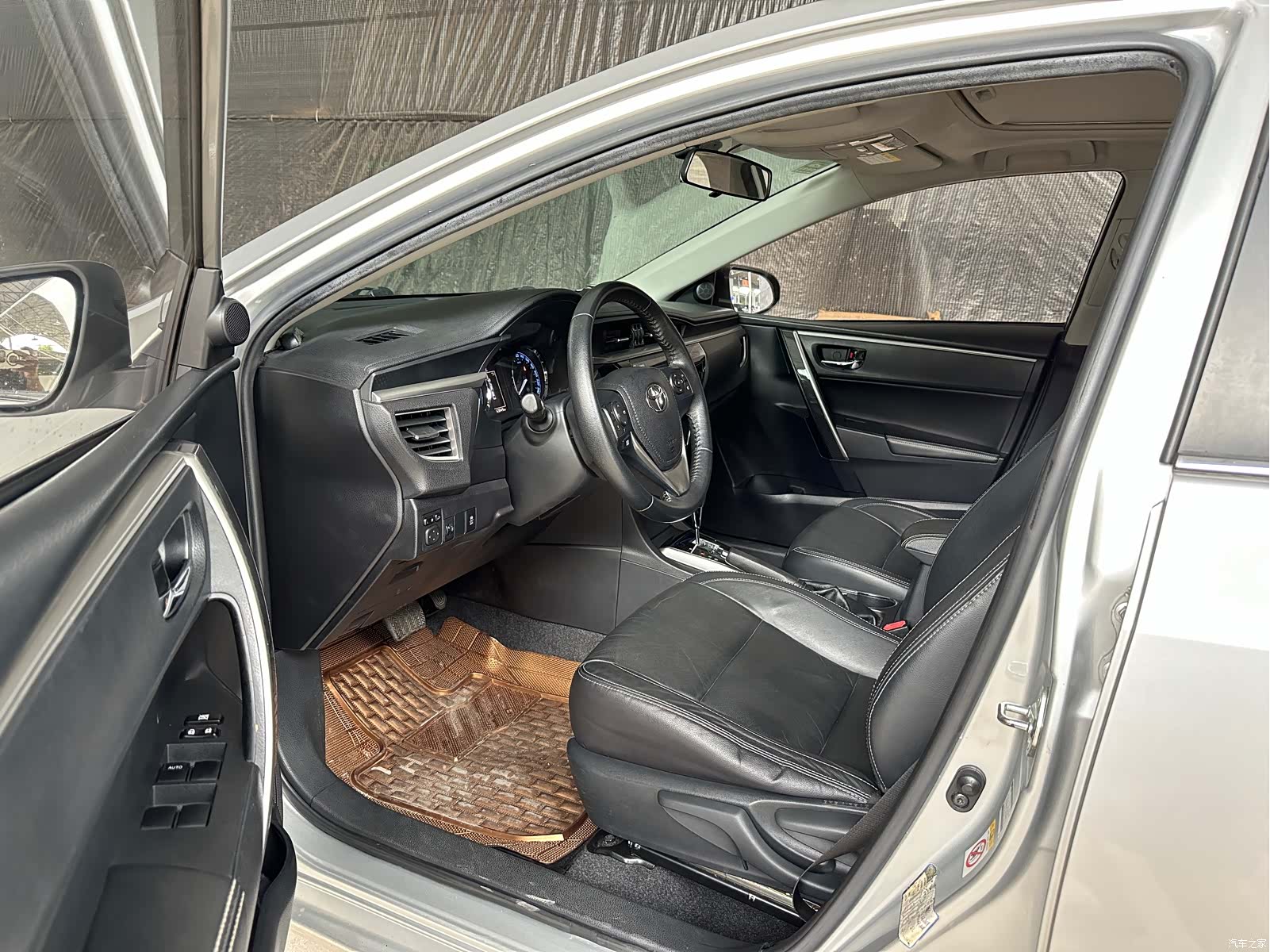 Toyota Corolla, 2014 все фото