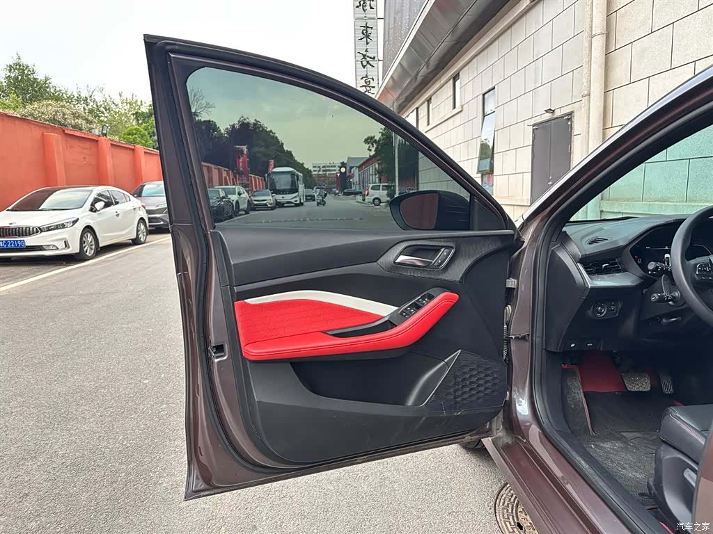 MG MG5, 2022 19