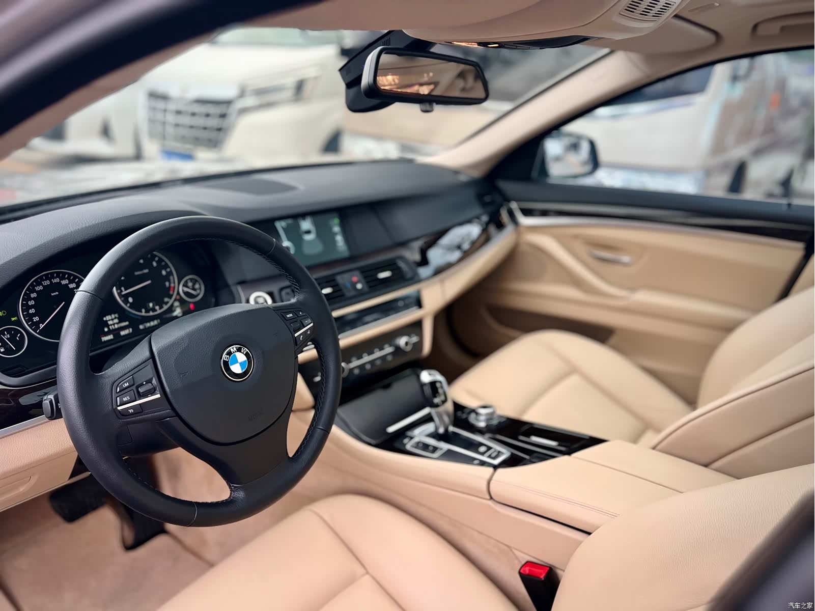 BMW 5 Series, 2012 9