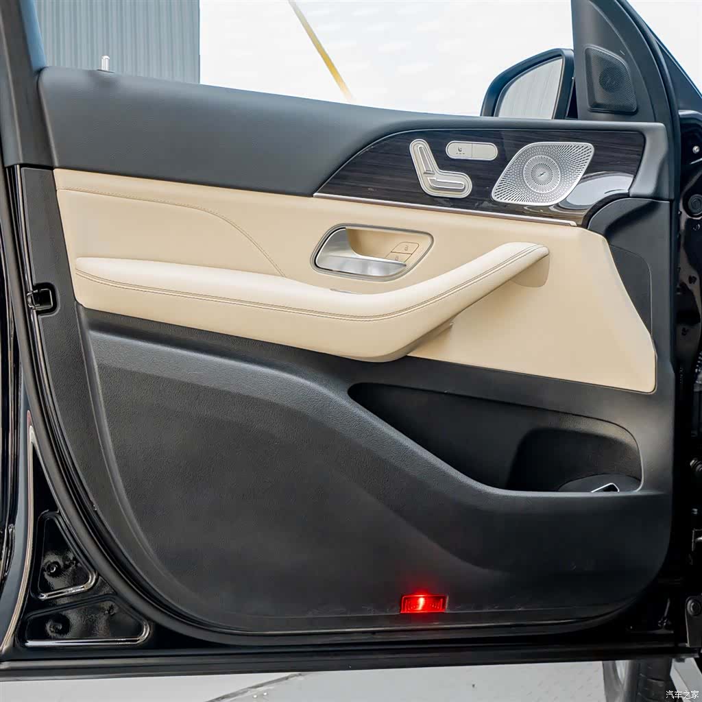 Mercedes-Benz GLE, 2023 19