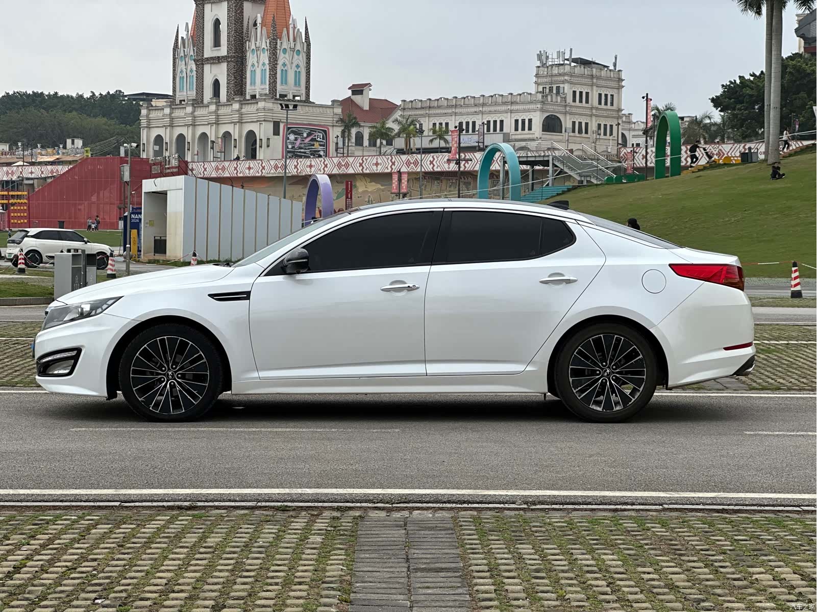 Kia K5, 2013 7