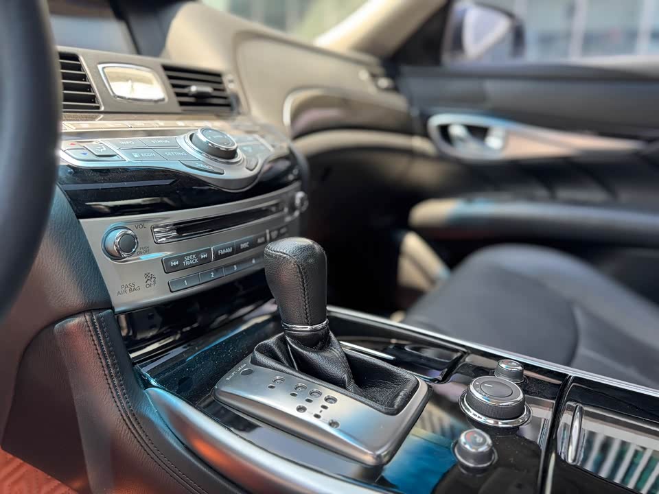 Infiniti Q70 Infiniti Q70