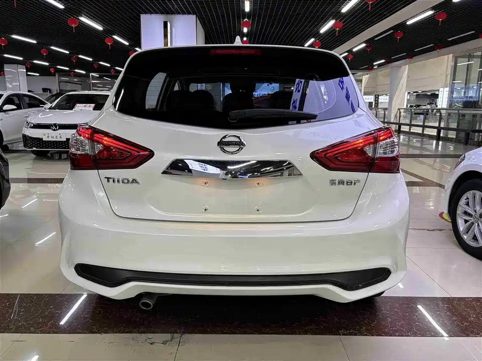 Nissan TIIDA