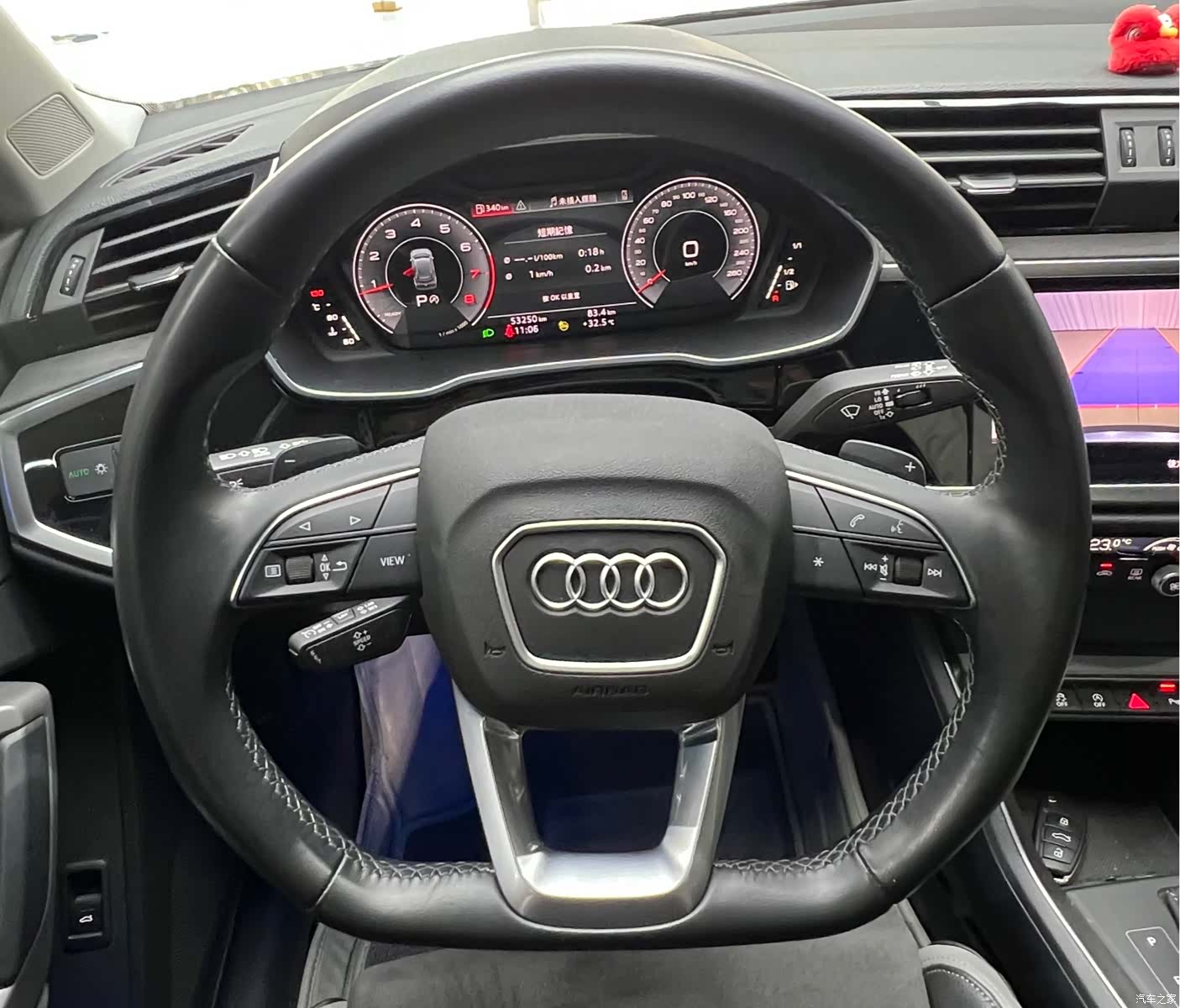 Audi Q3, 2023 13