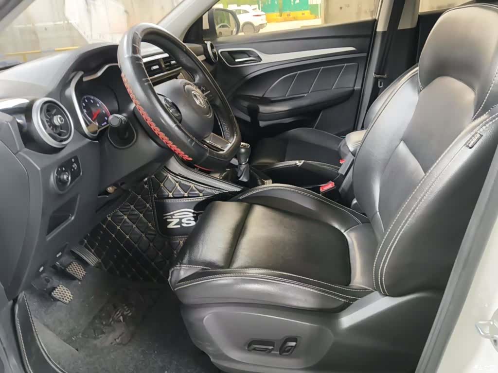 MG ZS, 2018 15
