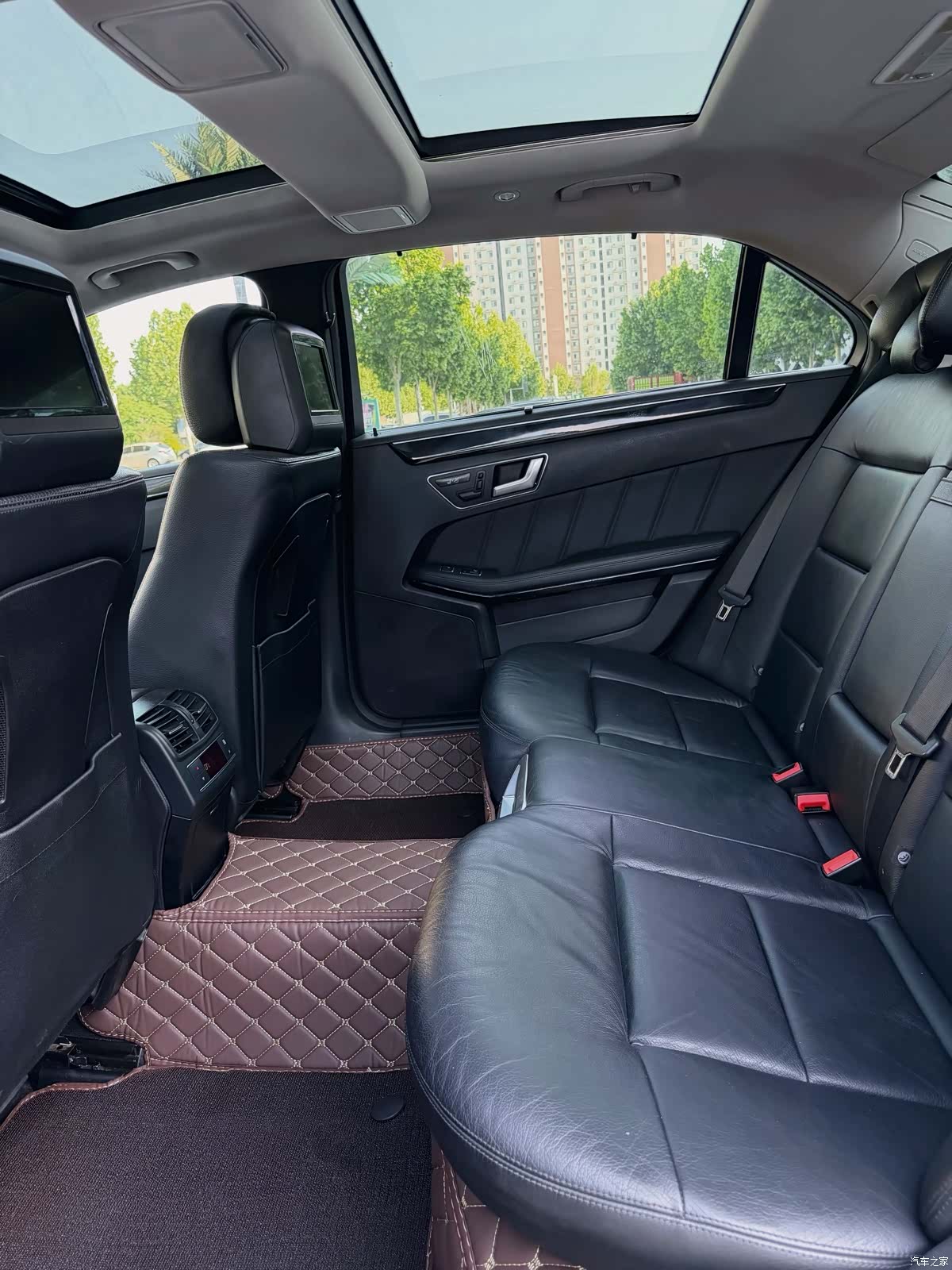 Mercedes-Benz E-Class, 2012 9