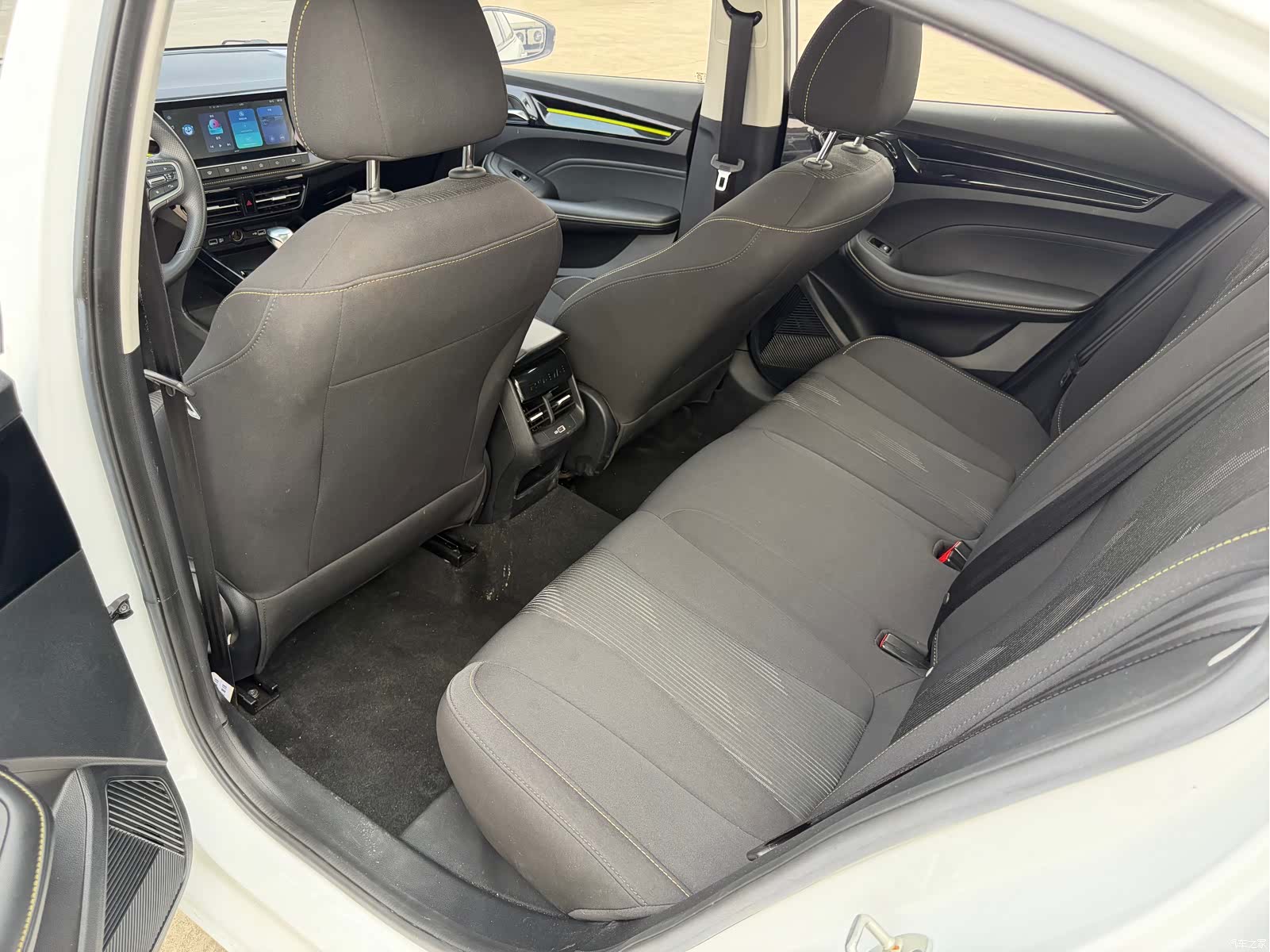 Roewe i5, 2022 12