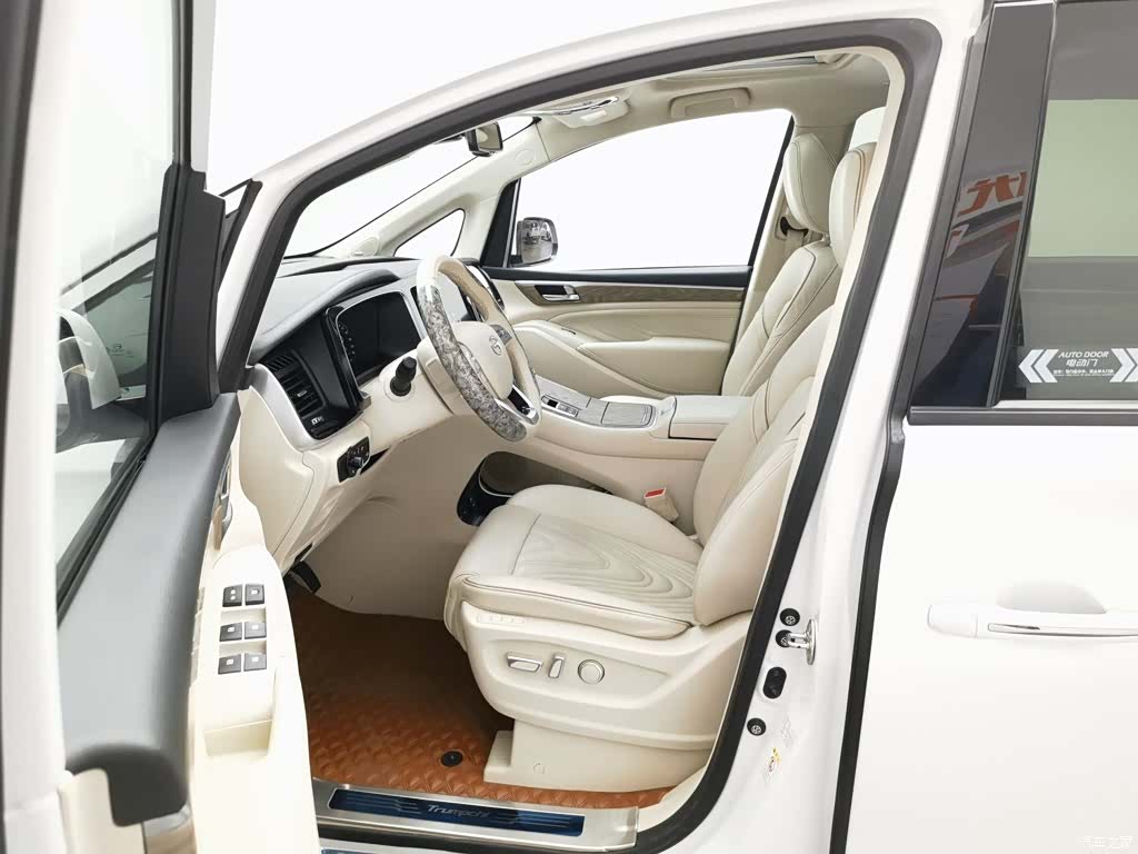 Trumpchi M8, 2022 10