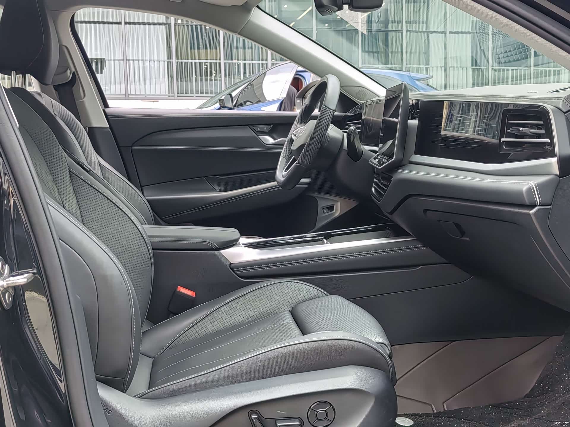 Volkswagen Passat, 2025 21