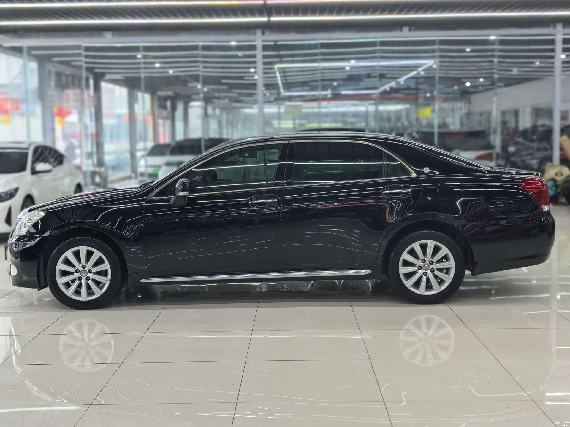 Toyota Crown, 2011 2