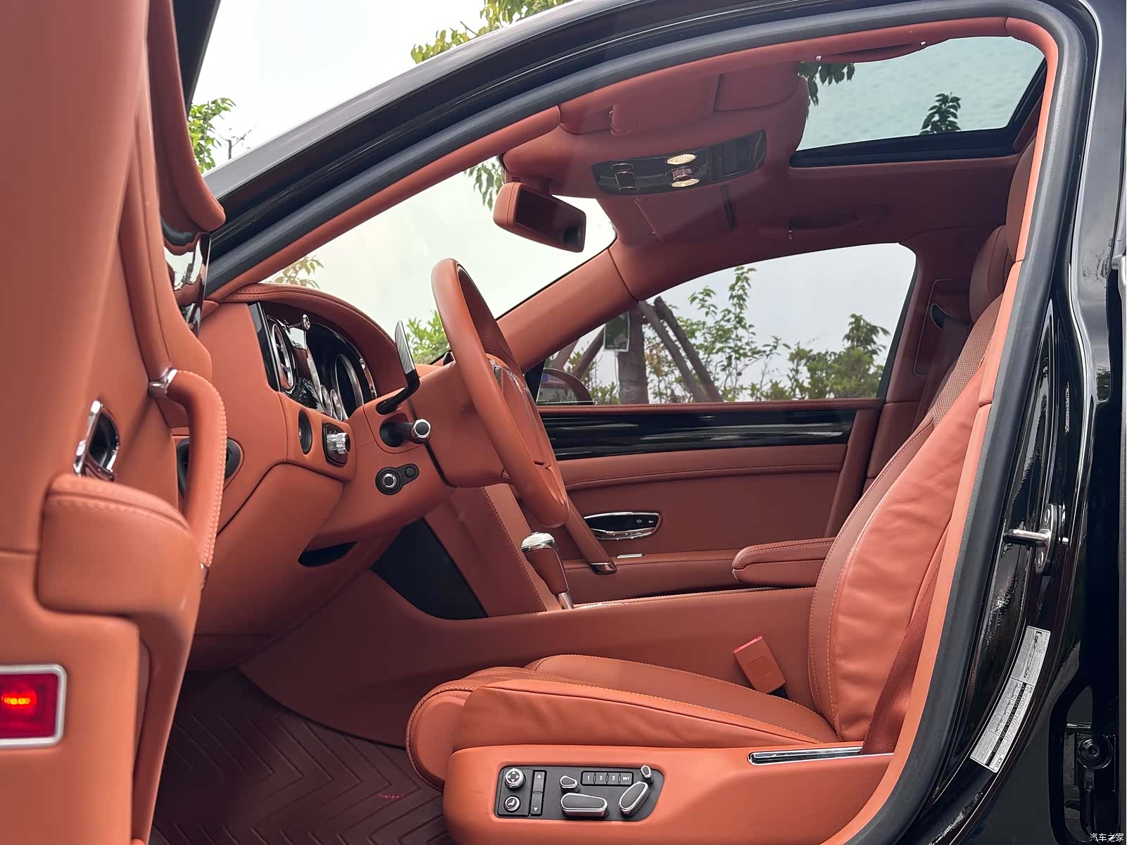 Bentley Flying Spur, 2019 15
