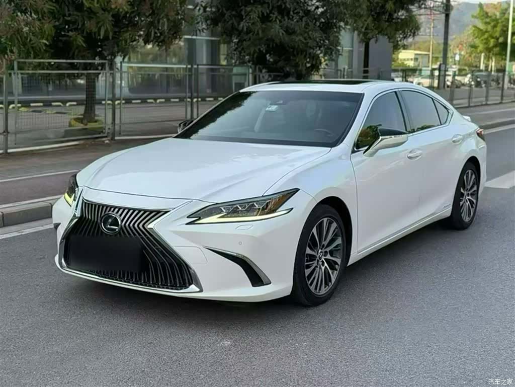 Lexus ES, 2018 2