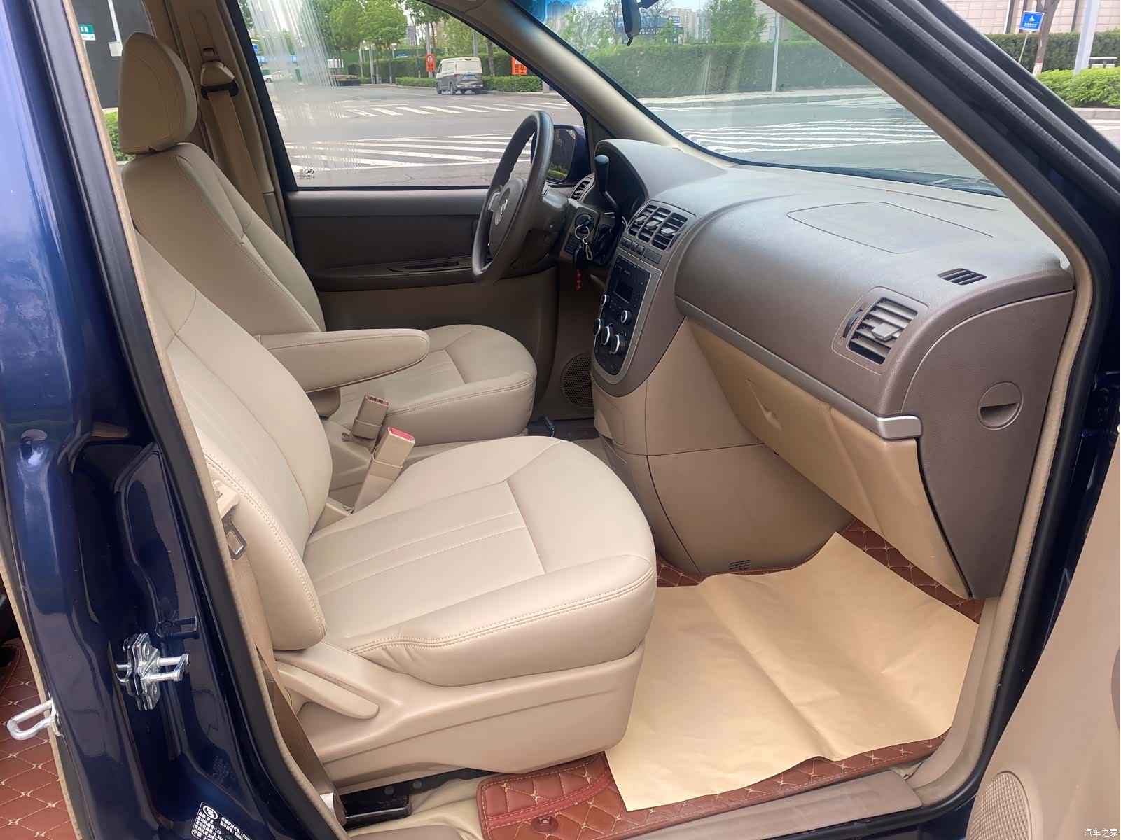Buick GL8, 2013 10
