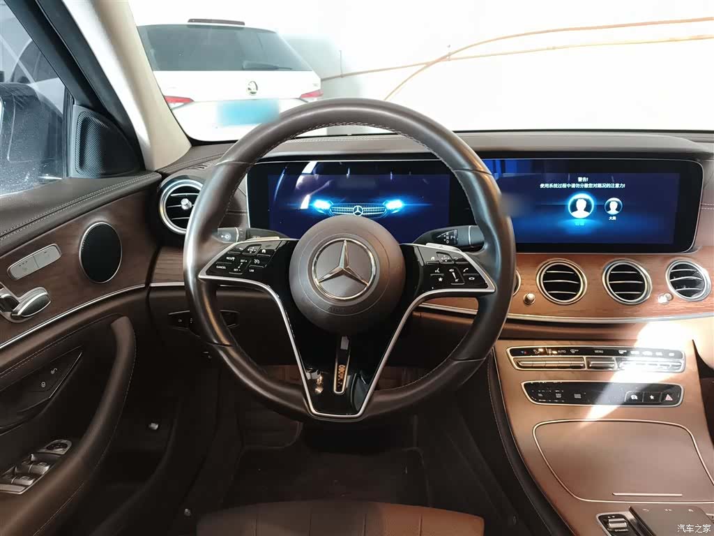 Mercedes-Benz E-Class, 2023 3