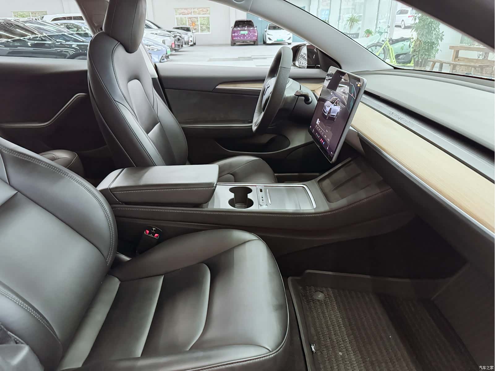 Tesla Model 3, 2023 17