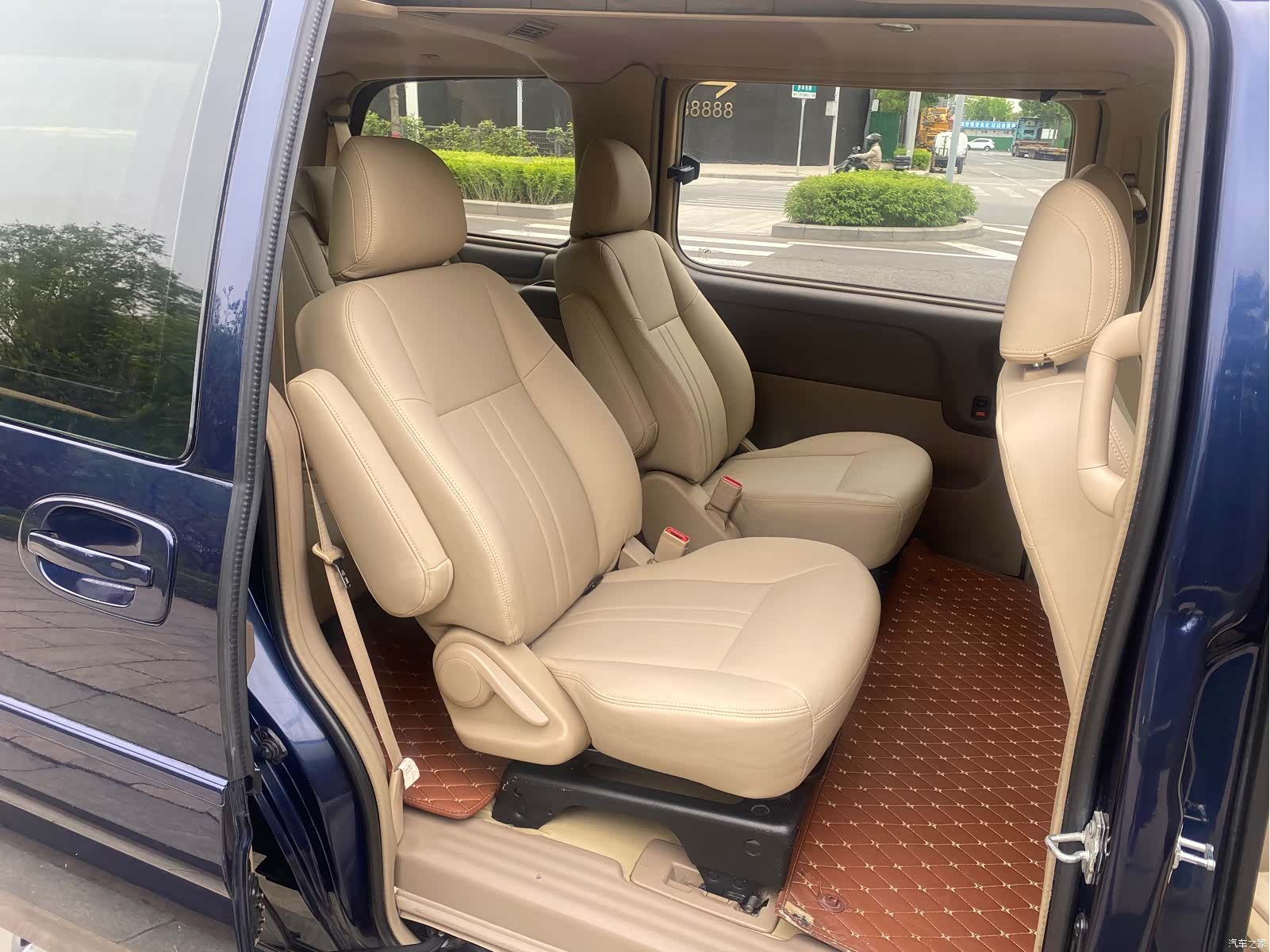 Buick GL8, 2013 9