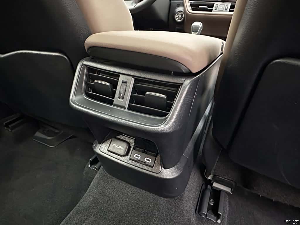 Lexus ES, 2025 24