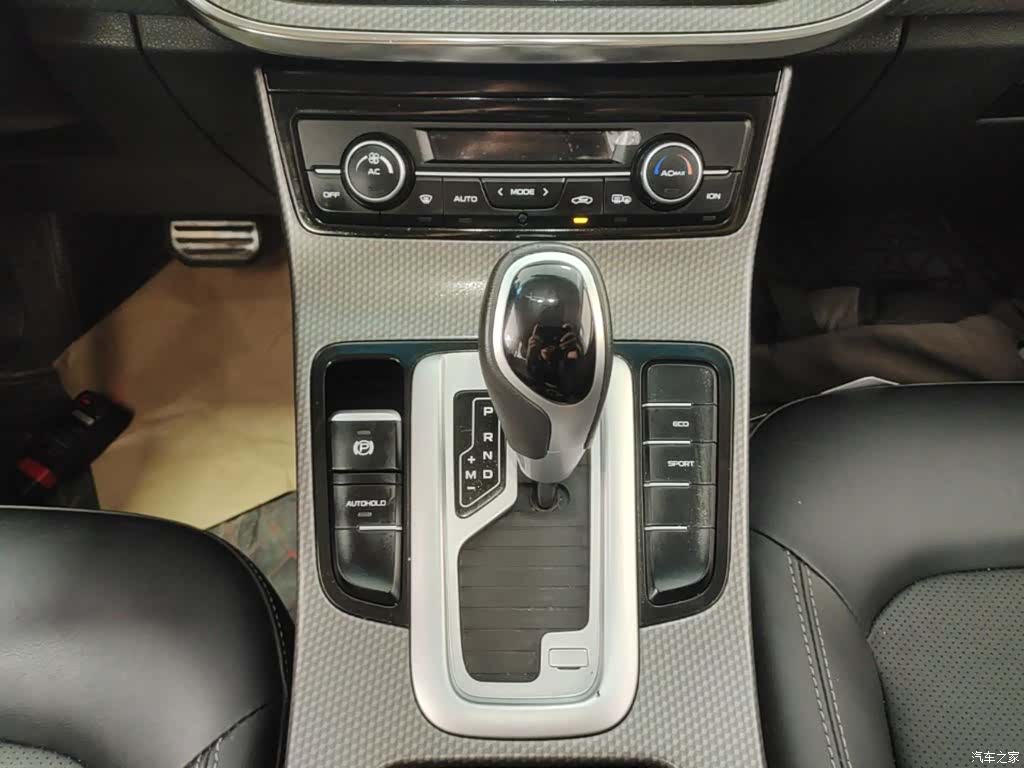 Geely Emgrand, 2018 14
