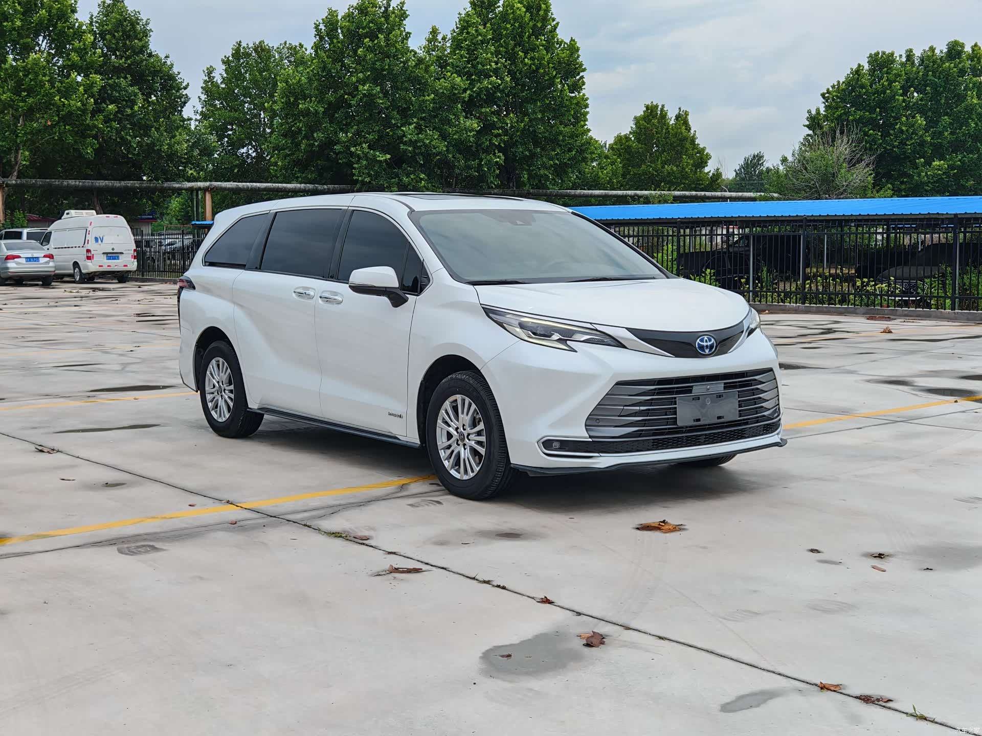 Toyota Sienna, 2022 3