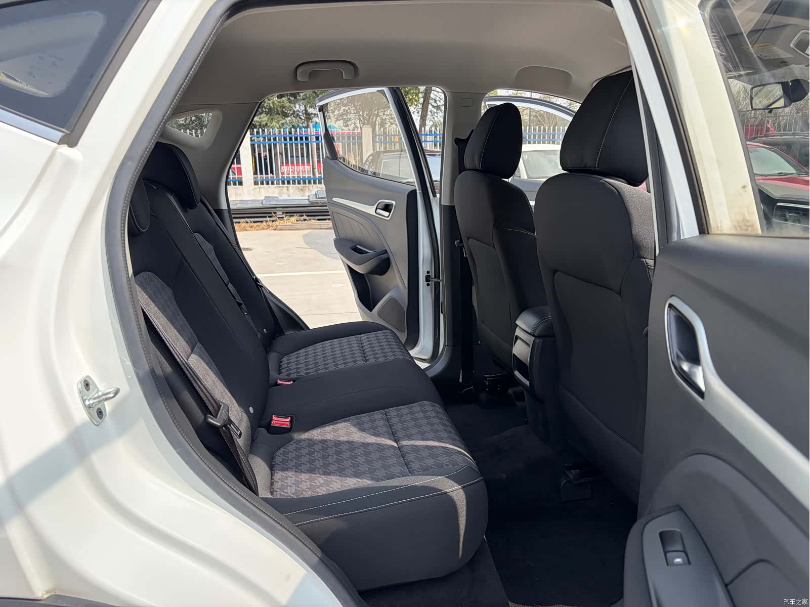 MG ZS, 2018 13