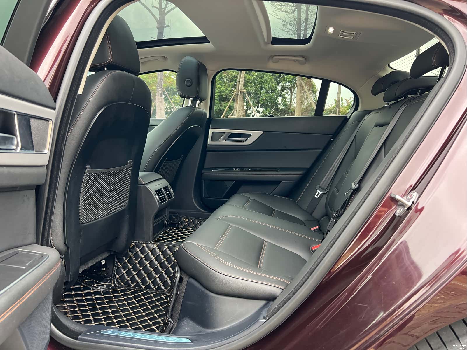Land Rover XEL, 2019 12