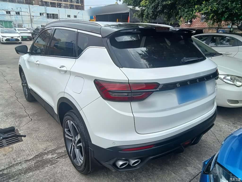 Geely Coolray, 2022 22