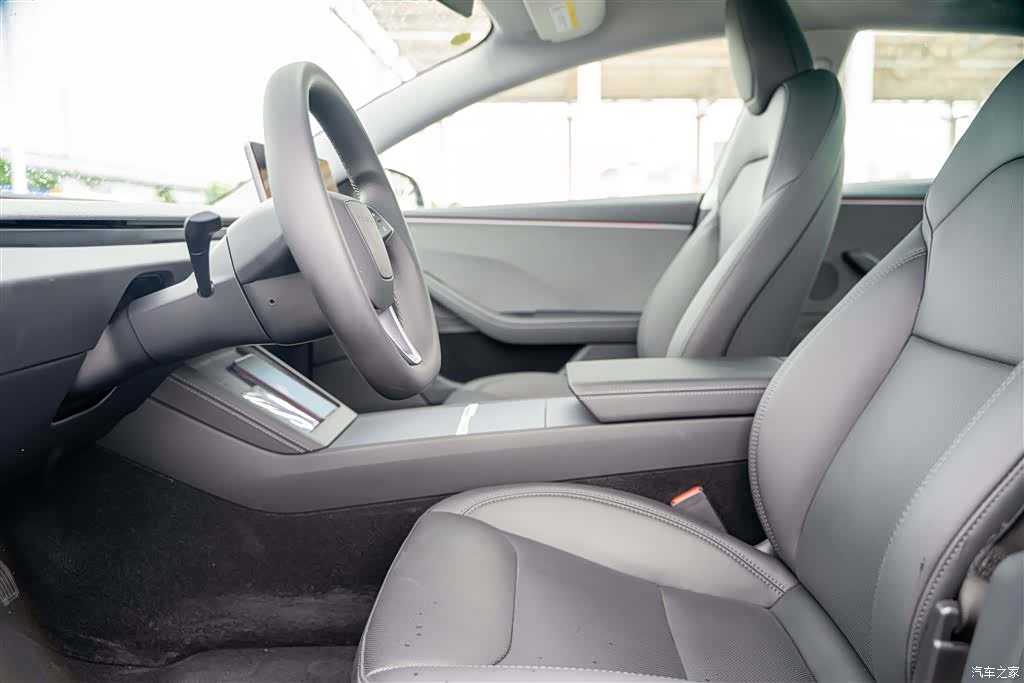 Tesla Model 3, 2026 10