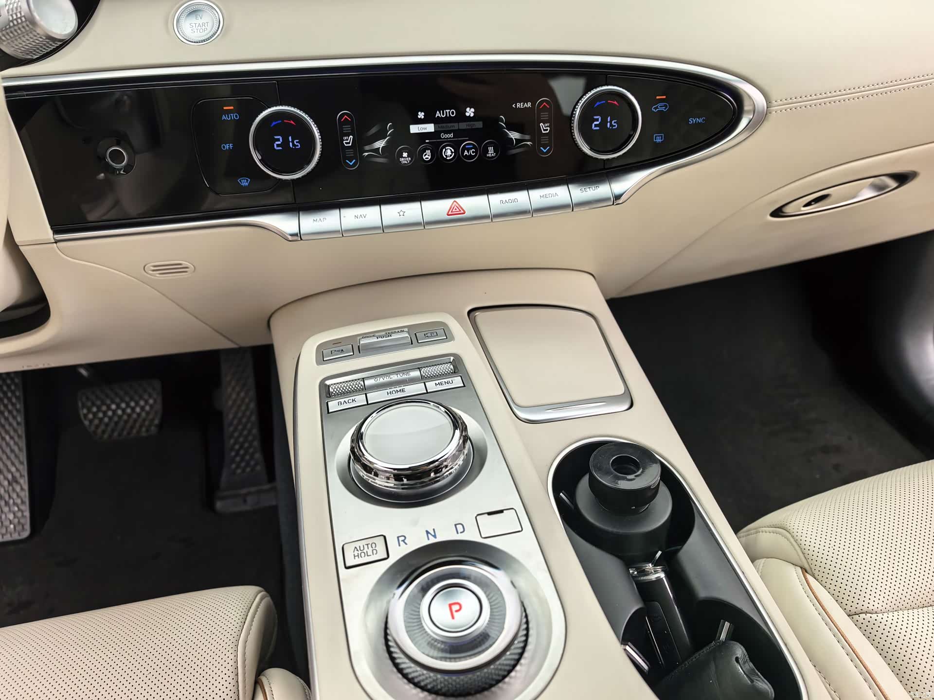 Genesis GV70, 2023 12