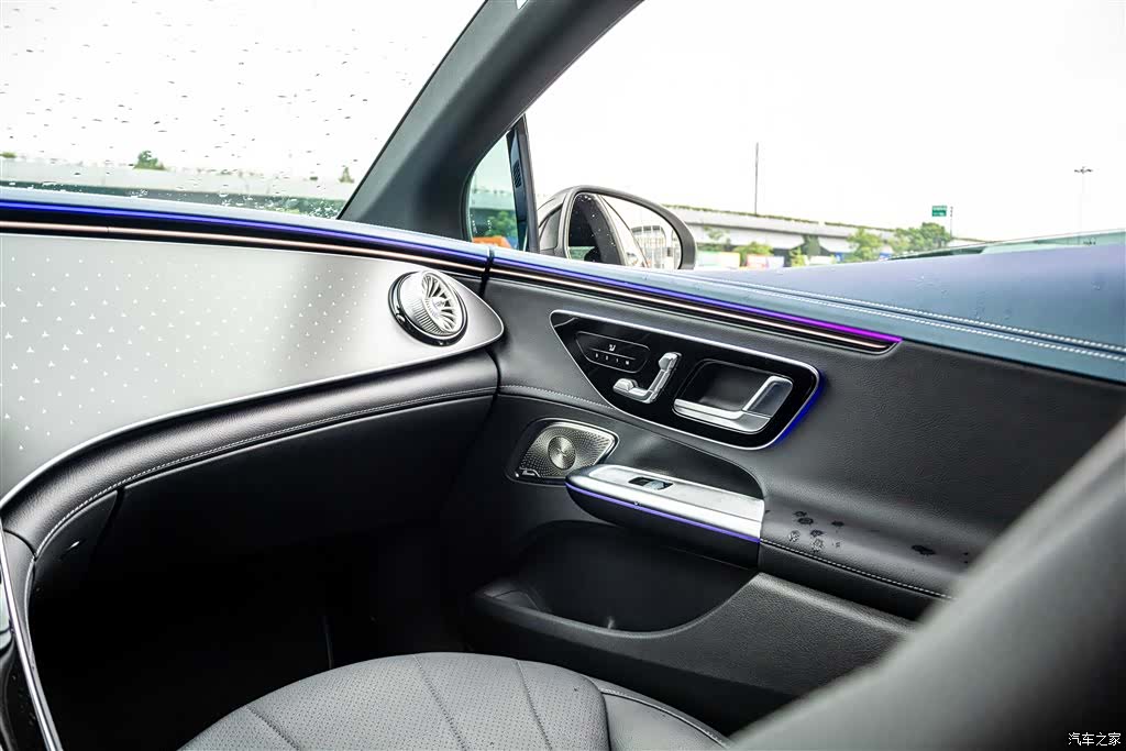 Mercedes-Benz EQE, 2025 19