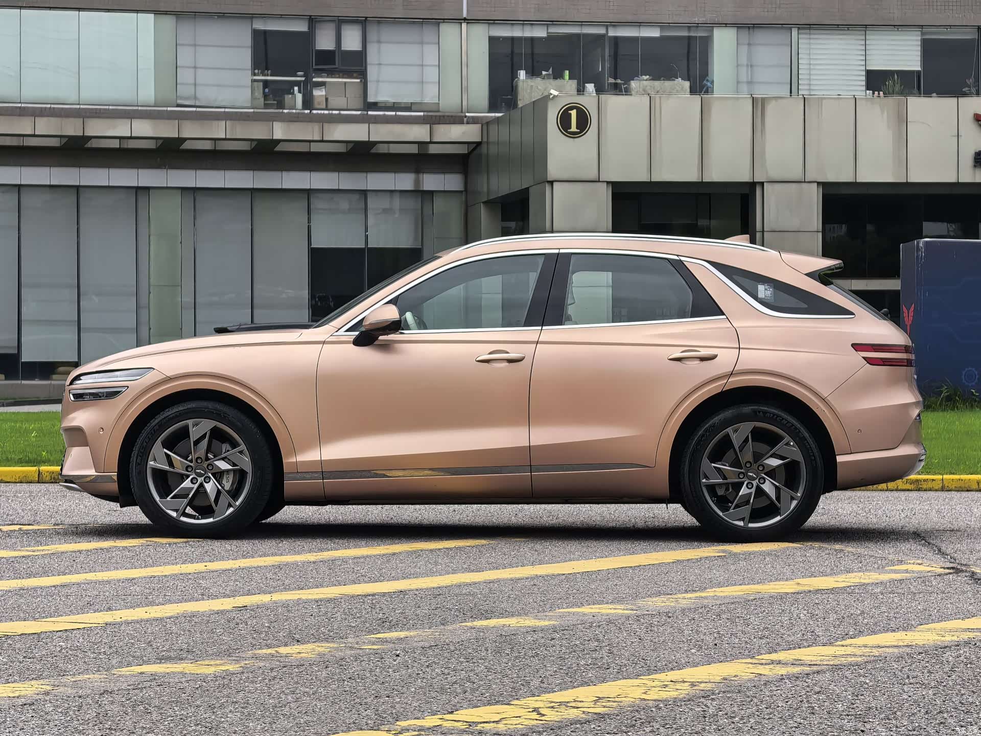 Genesis GV70, 2023 2