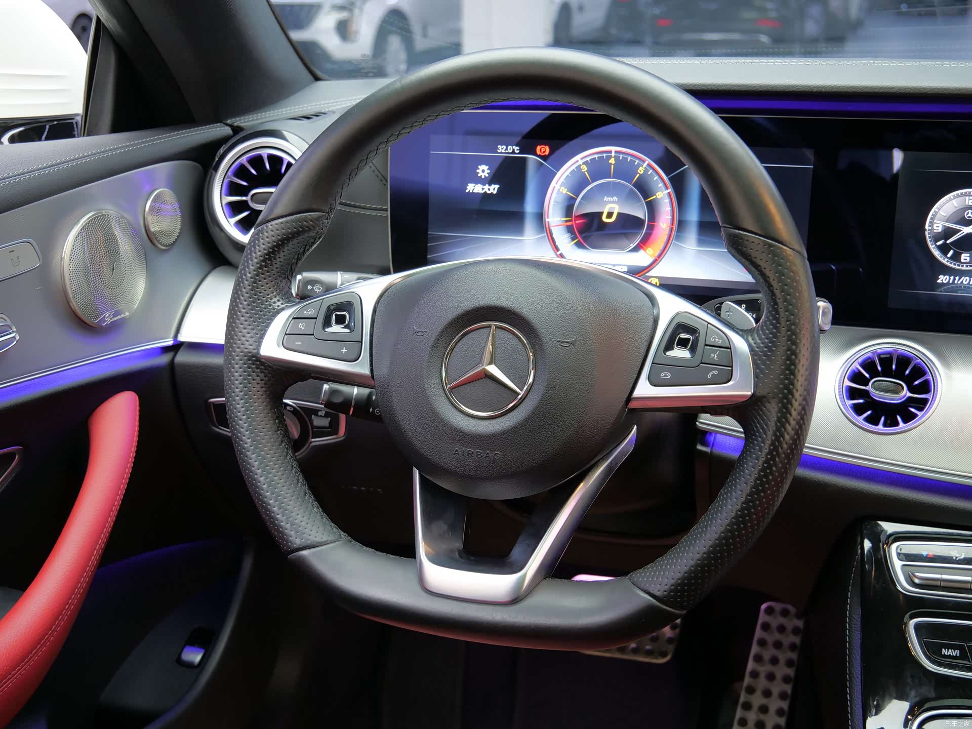 Mercedes-Benz E-Class, 2018 12
