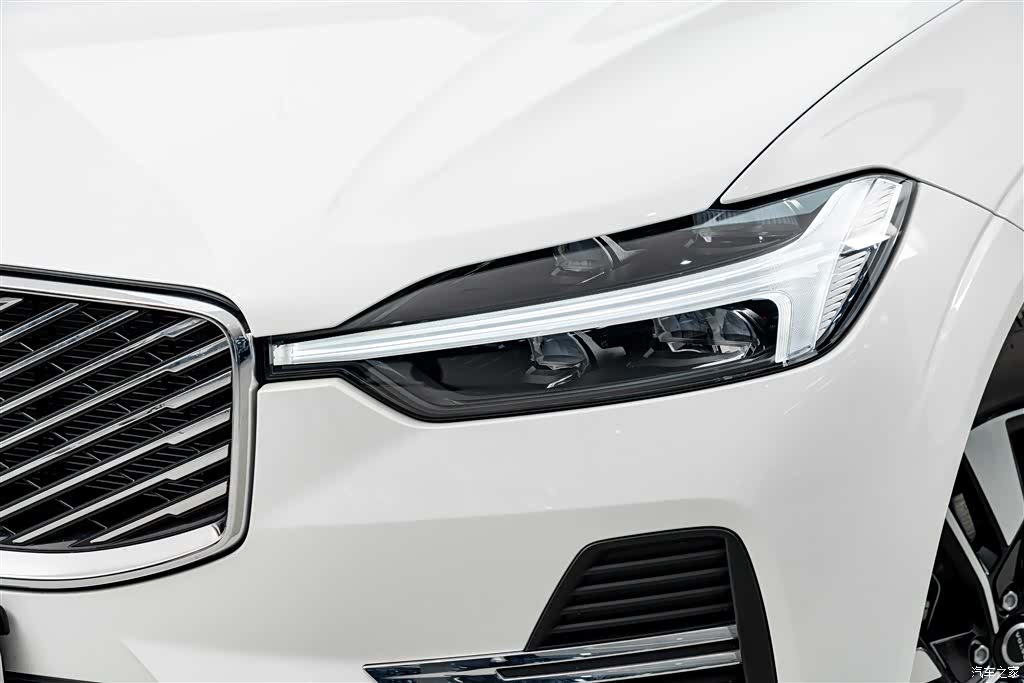Volvo XC60, 2026 4
