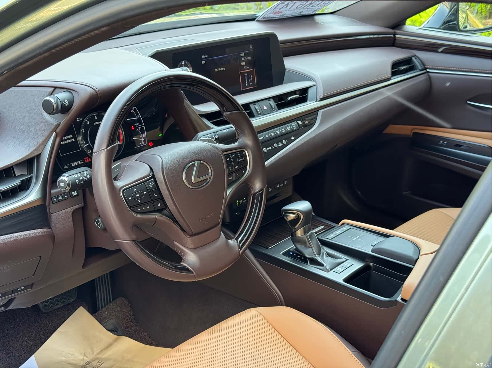 Lexus ES, 2019 13