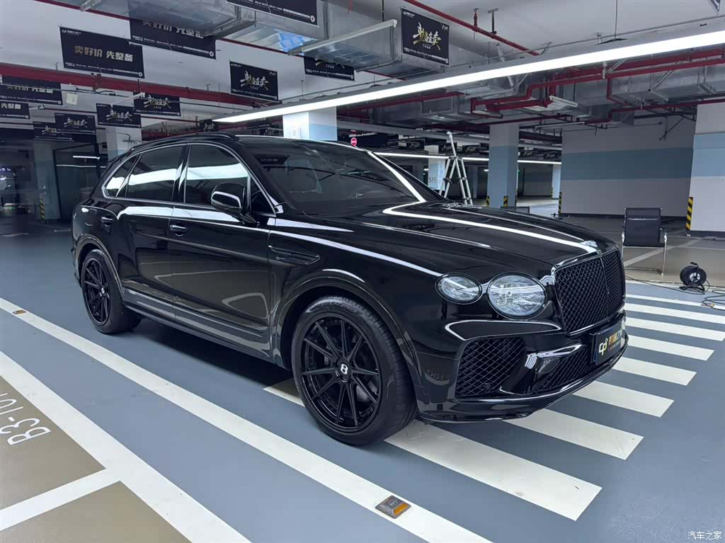 Bentley Bentayga, 2021 6