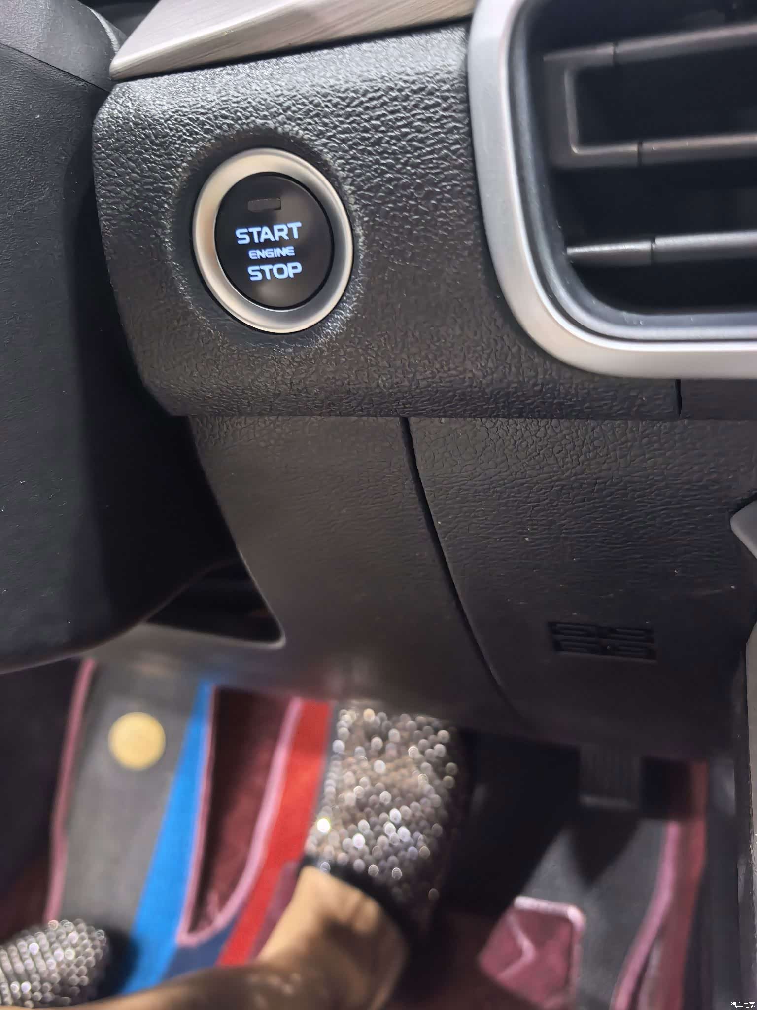 Geely Coolray, 2023 12