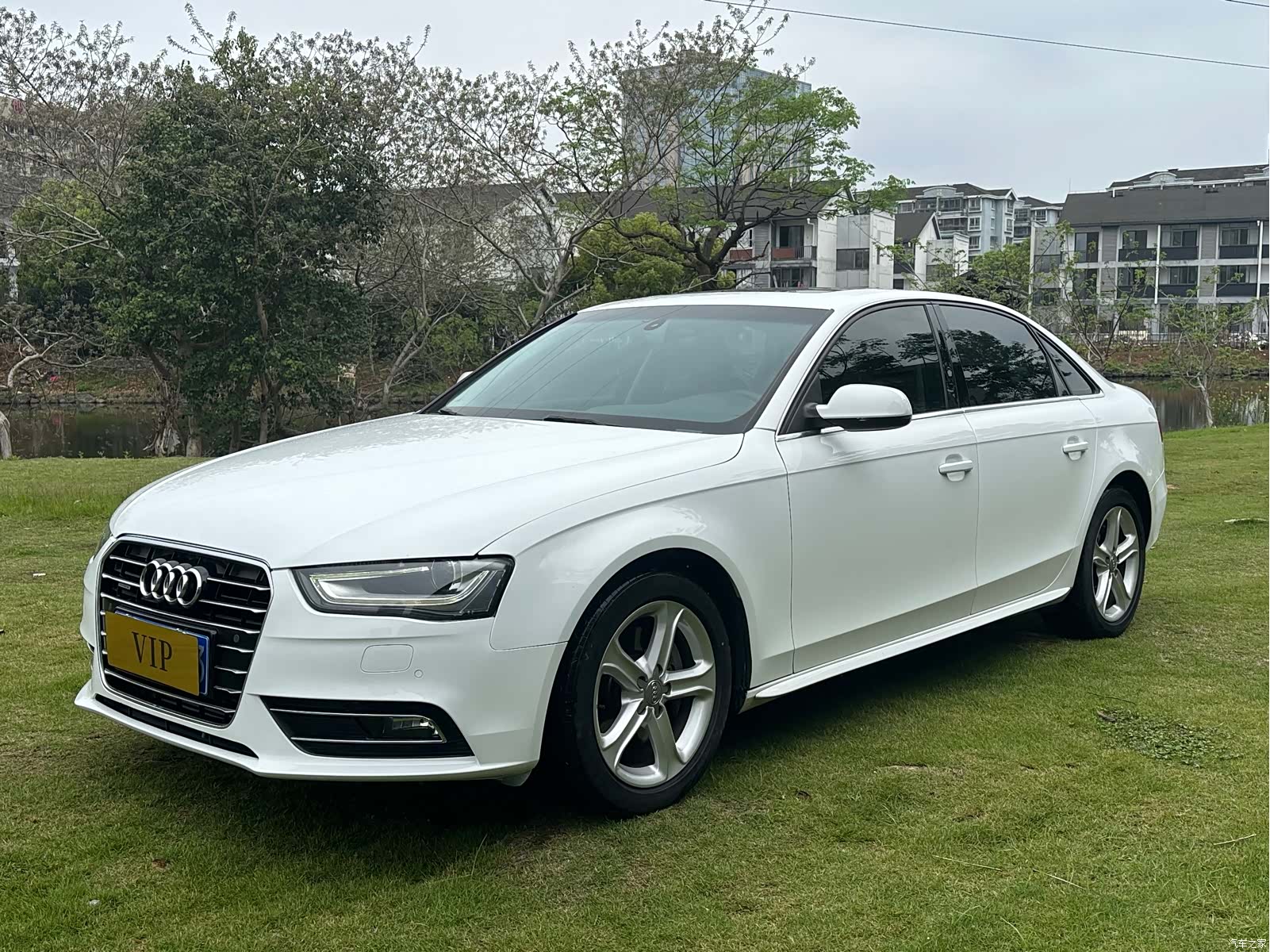 Audi A4L, 2015 1