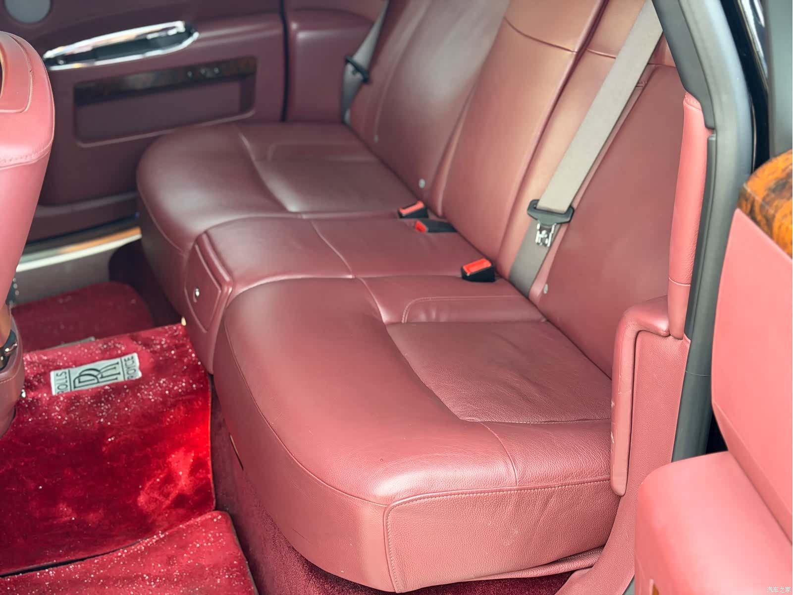 Rolls-Royce Ghost, 2014 9