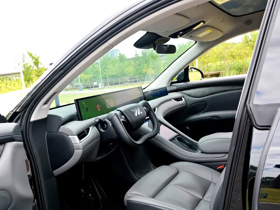 IM Motors Zhiji LS6 IM Motors Zhiji LS6