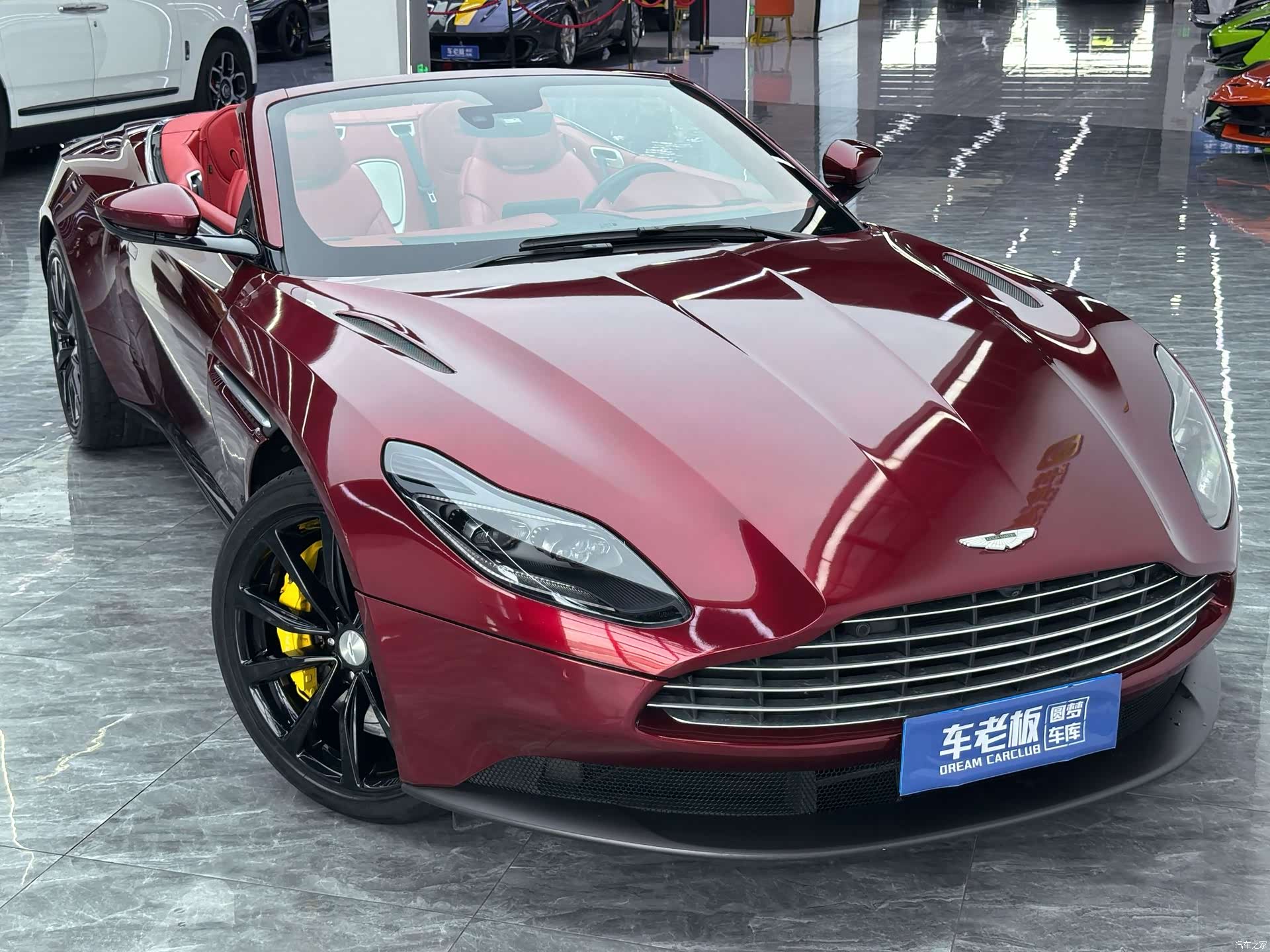 Aston Martin DB11, 2022 11