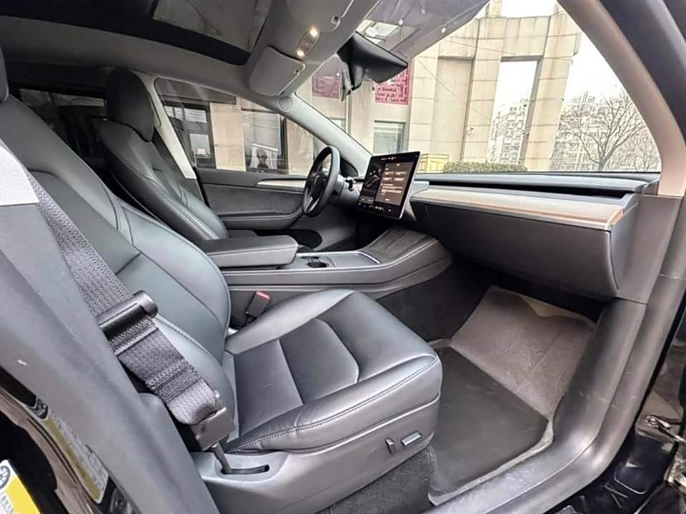 Tesla Model Y Tesla Model Y