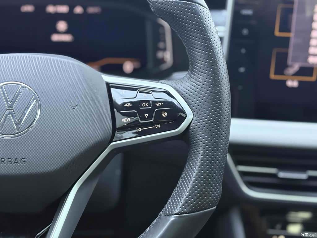 Volkswagen Tiguan L, 2022 22